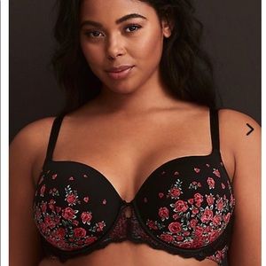 Torrid Push-Up Plunge Bra - Black Roses - 40DD